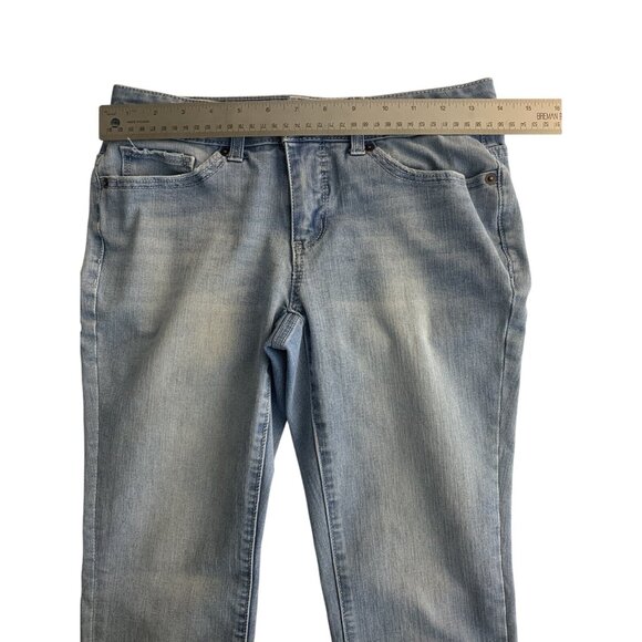 Time And Tru Womens Light Blue Denim Jeans Cropped Length Size 4 Small - Picture 3 of 8